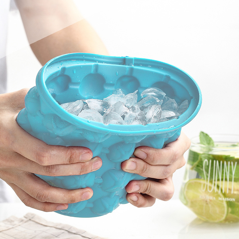 Circular double chamber silicone magic ice bucket with lid